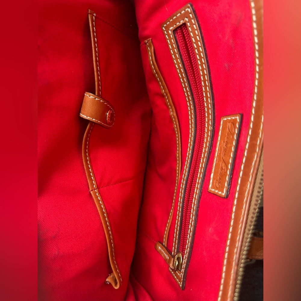 Dooney & Bourke purse like new - Picture 5 of 5